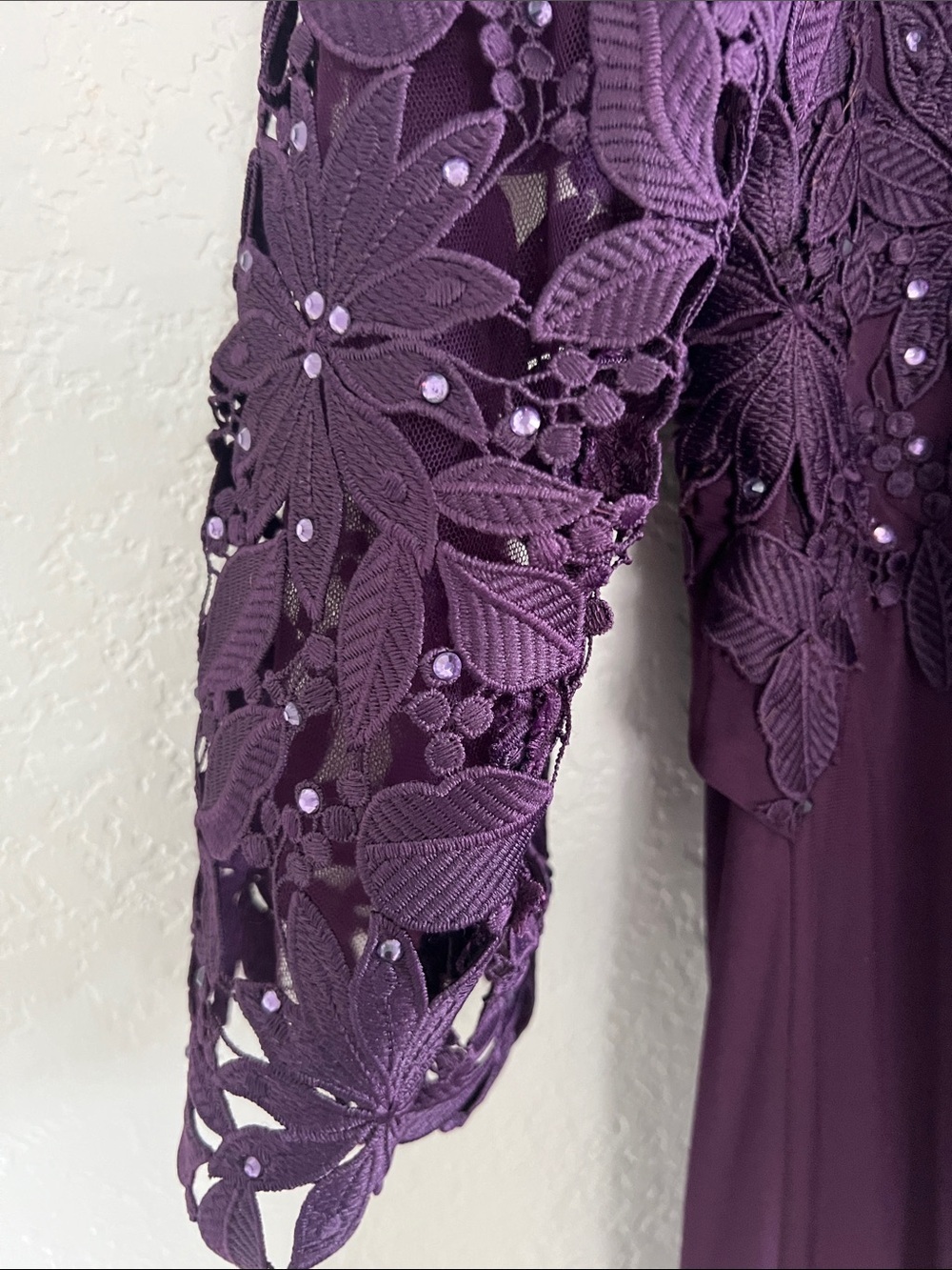 MGNY Madeline Gardner New York 72418 Long Formal Dress In Eggplant . Size 14 - Picture 9 of 12